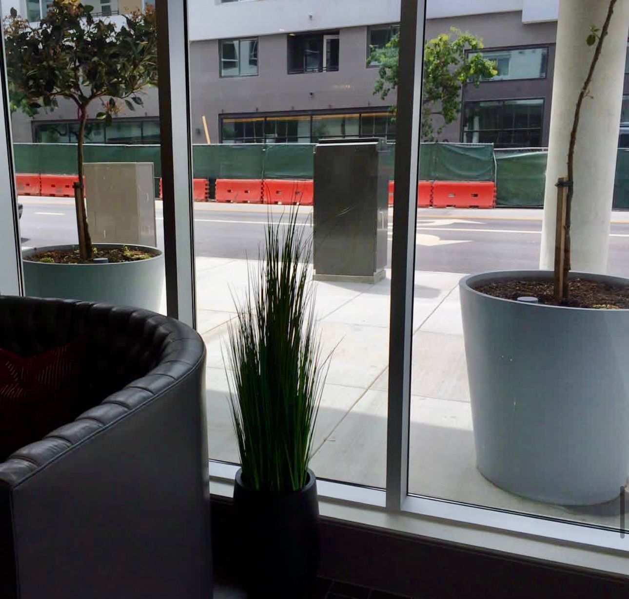 Round Large Fiberglass Commercial Planters